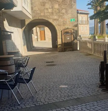 Edificio O Cristino فينيستيري